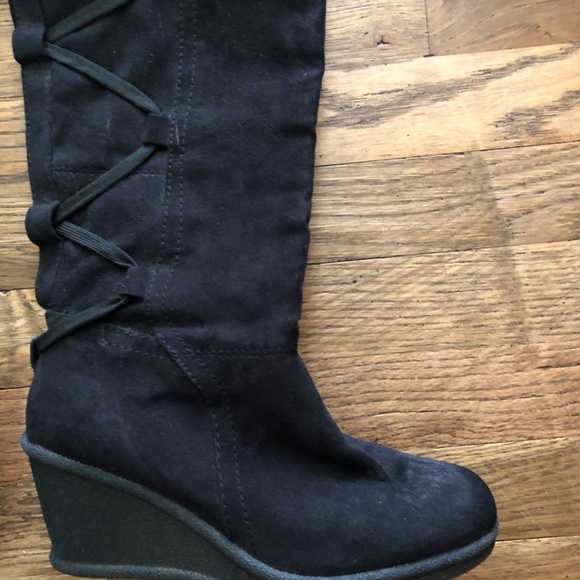 Decree Boots Wedge Heel Size Womens 7.5 Black Lined Suede Feeling Material - Picture 4 of 6